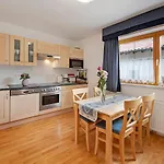 Haus Lowe 1 Stock Nr 2 *