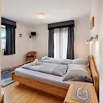 Haus Lowe 1 Stock Nr 2 Apartamento