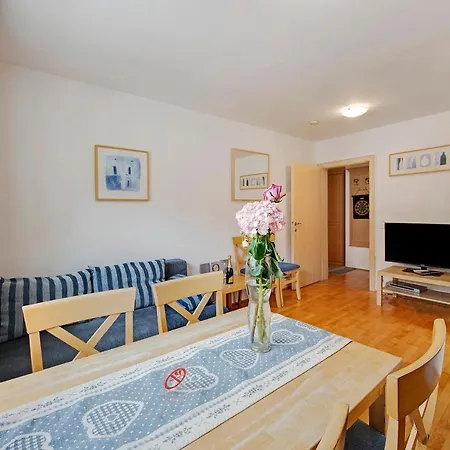 Haus Lowe 1 Stock Nr 2 Appartement *